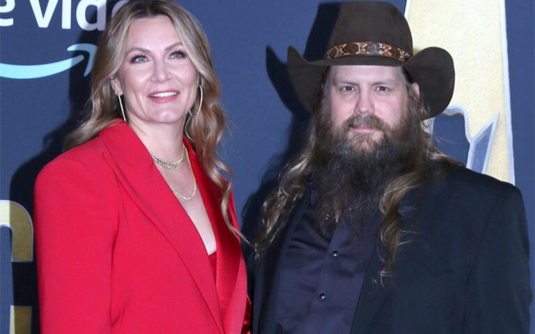 chris stapleton wife