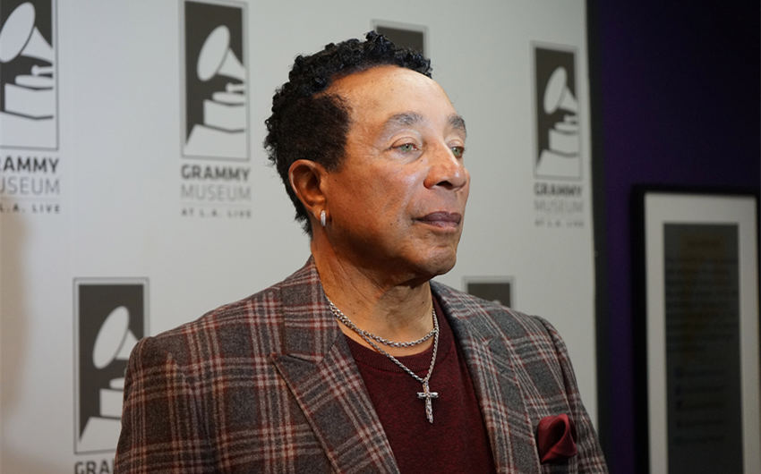 smokey robinson first wife
